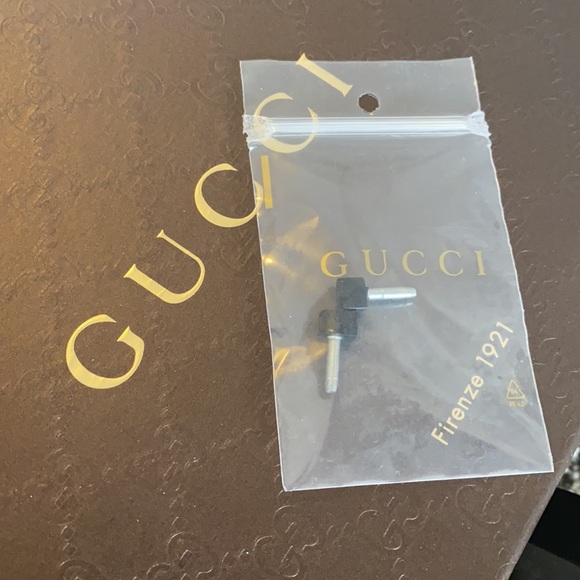 🌐 Gucci Malaga Kid Silver Studded Heels 🌐 - Picture 5 of 9